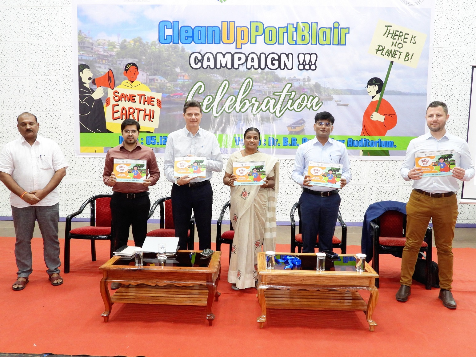 Projektbeteiligte präsentieren die neuen Publikationen