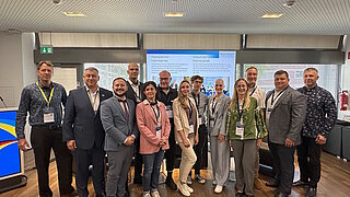Gruppenfoto der Teilnehmenden des Praxisworkshops „Kommunale Unternehmen: Synergiepotentiale in Partnerschaften“