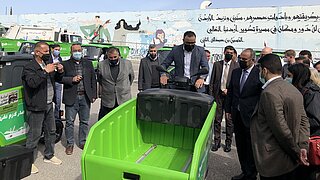 Übergabe der E-Trucks an den Bürgermeister der Stadtverwaltung Amman.