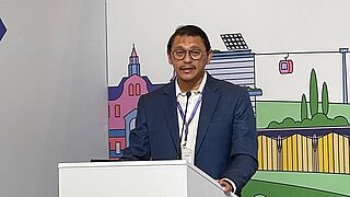 Direktor Mohd Azmi präsentiert Shah Alams Maßnahmenkatalog zur Reduzierung von Einwegplastik.