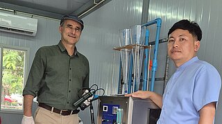 Lokaler Partner Monivanh Boulom and Projektleiter Andreas Schmidt 