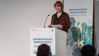 Staatssekretärin Dr. Christiane Rohleder betonte bei ihrer Begrüßung, dass die EXI-Projekte dazu beitragen, grüne Daseinsvorsorge und umweltgerechte Dienstleistungen weltweit zu implementieren.  