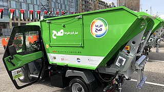 Schon bald werden die modernen E-Trucks durch die Altstadt Ammans rollen und Verpackungsabfälle abholen.