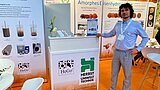 Mitarbeitender der Firma Herbst Umwelttechnik am Messestand
